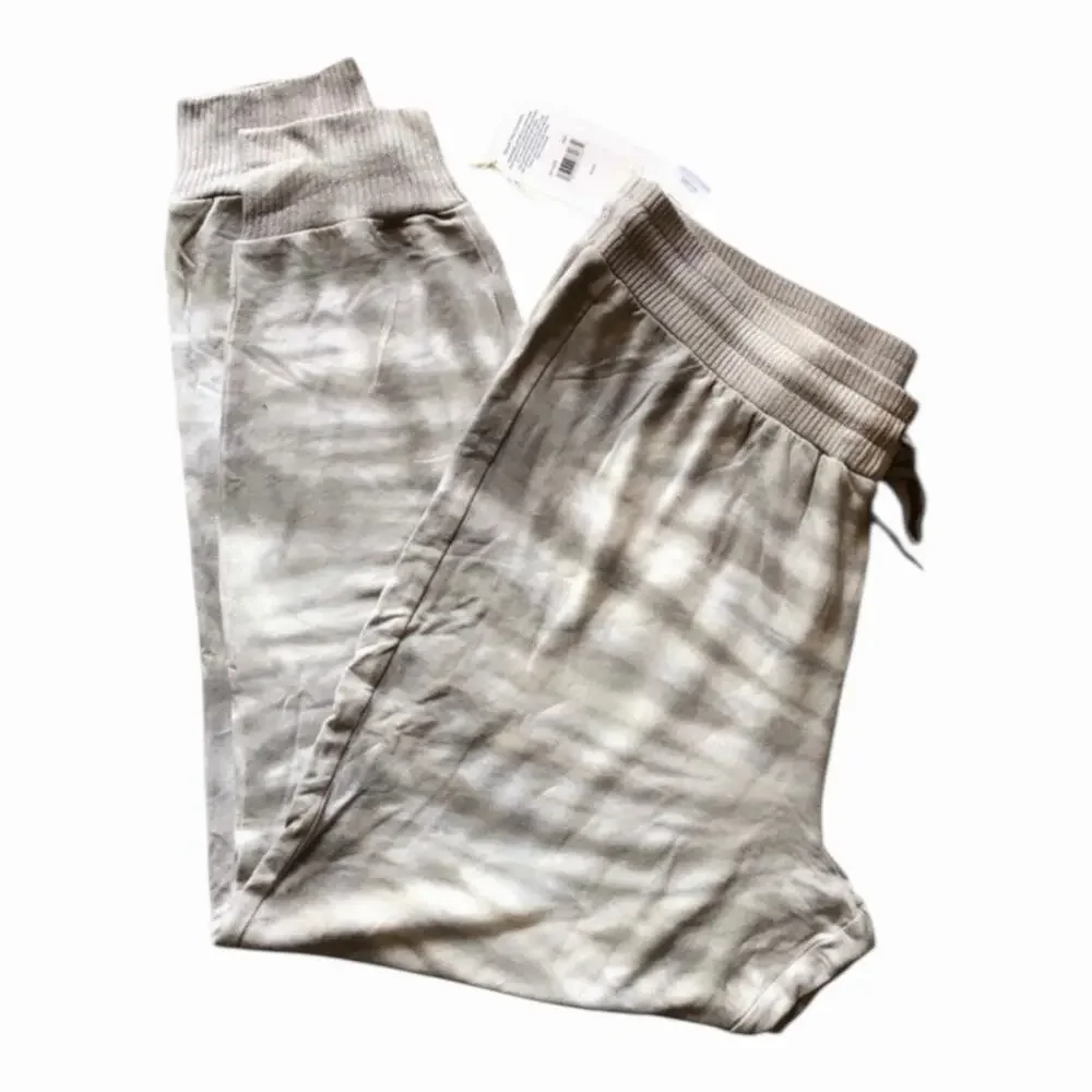 Splendid NWT Women’s Journey Ribbed Trim Knit Jogger Pants Smoky Gray Tie Dye XL - Picture 3 of 14